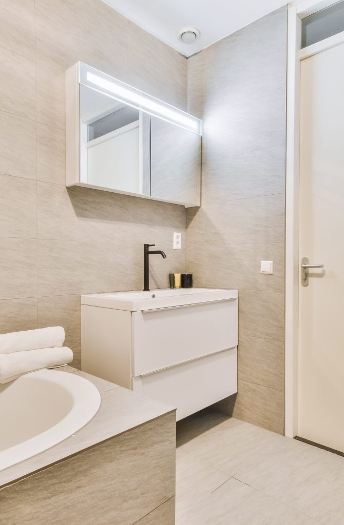 Interior design of beautiful and elegant bathroom